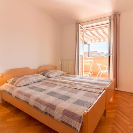Malinska - Apartment Glavas Bagian luar foto